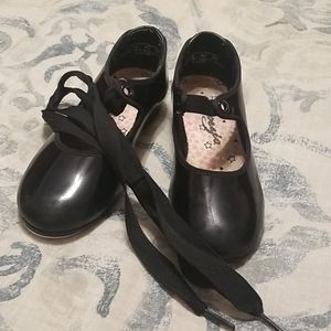 Girls size 11 Capezio Tap shoes